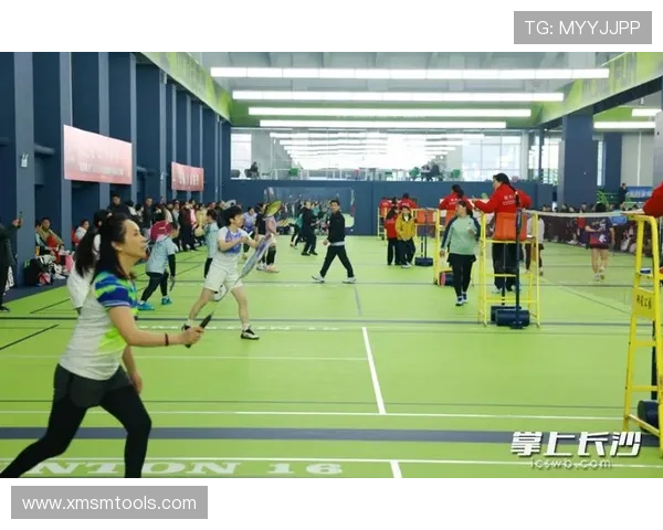 武汉羽毛球队创下羽毛球耐力新高成就引发广泛关注与赞誉